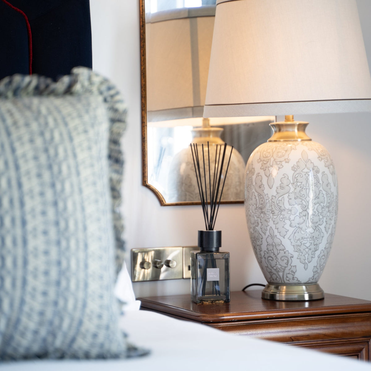 Smoke large reed diffuser — FREDA Home